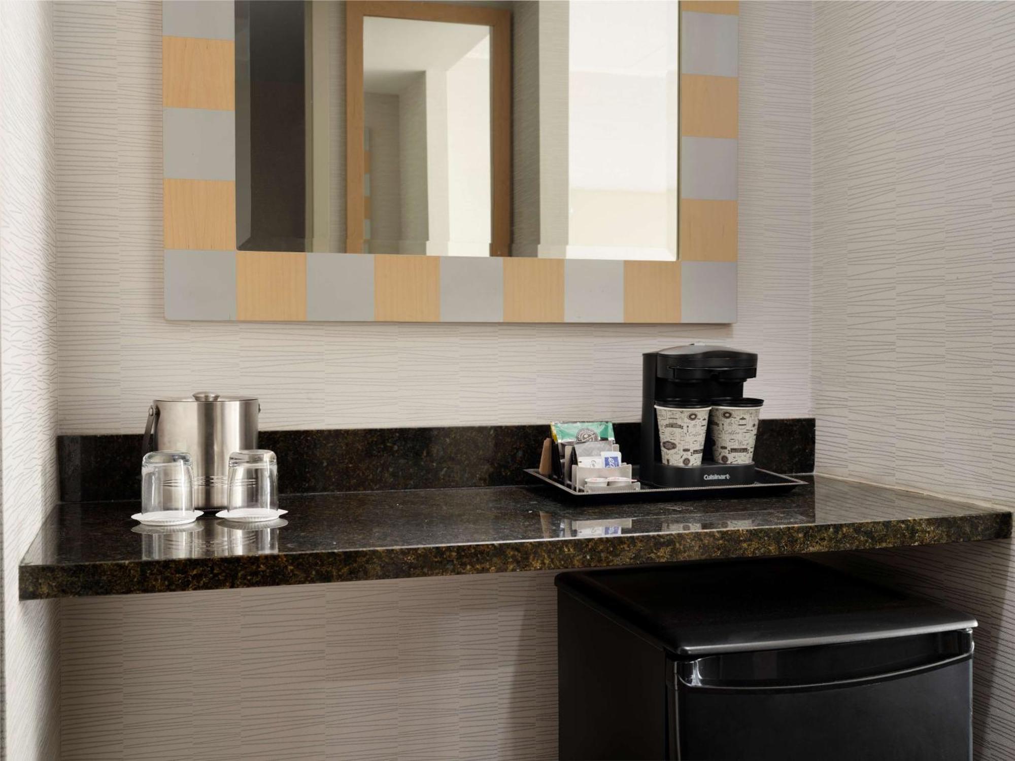 Doubletree By Hilton Hotel Philadelphia Center City Экстерьер фото